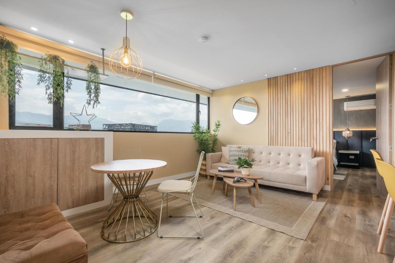 Apartamentos Go Living & Suites By Housy Host Medellin Exterior photo