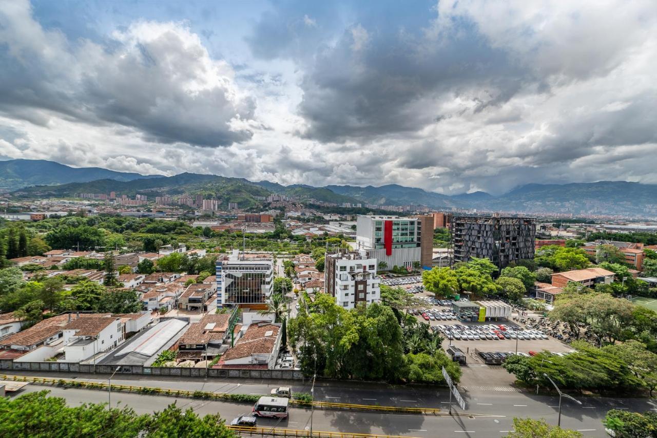 Apartamentos Go Living & Suites By Housy Host Medellin Exterior photo