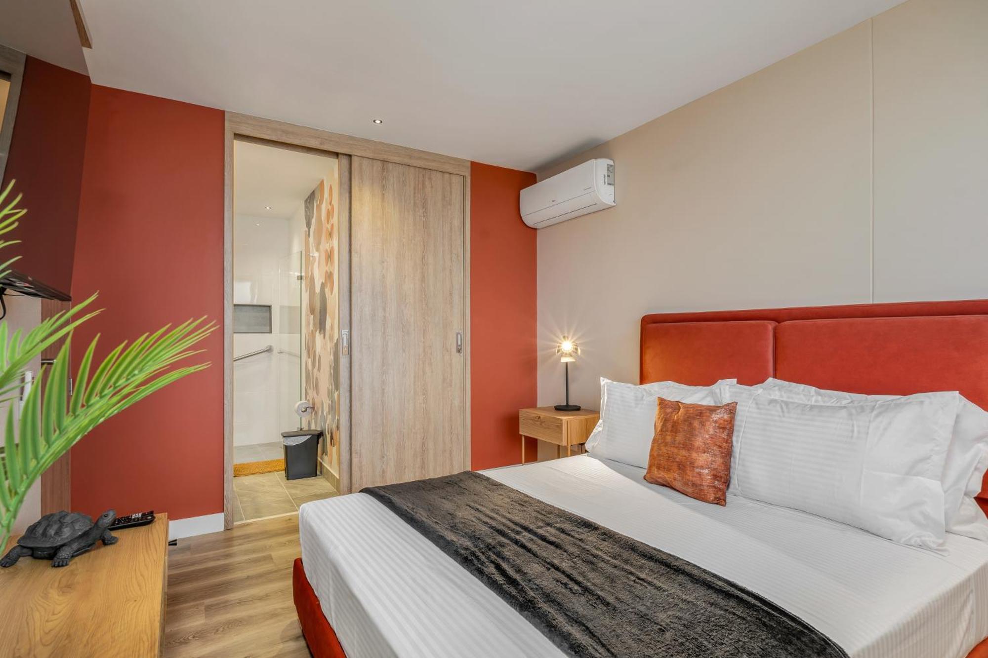 Apartamentos Go Living & Suites By Housy Host Medellin Exterior photo
